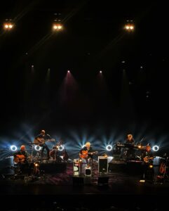 Photo by @John Artonne